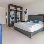 Luxurious In * Póla