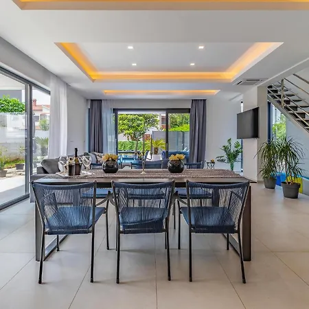 Holiday home In With Kitchen Pula