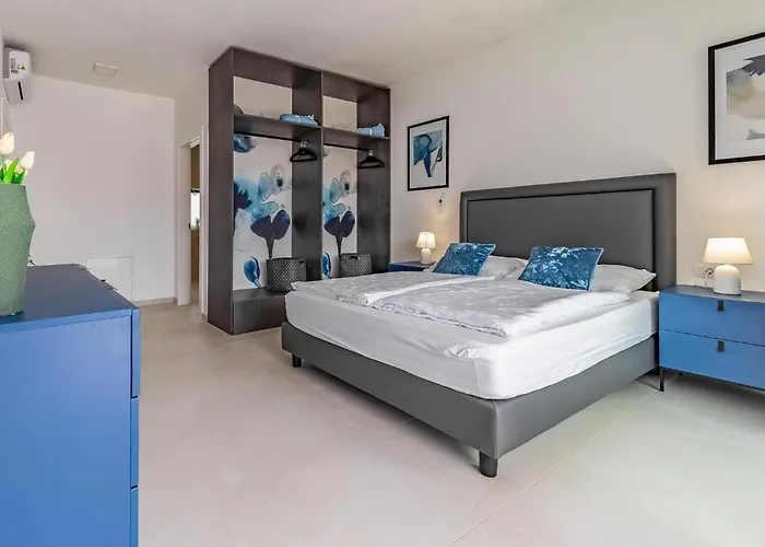 In With Kitchen * Pula