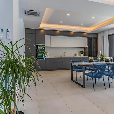In With Kitchen *
