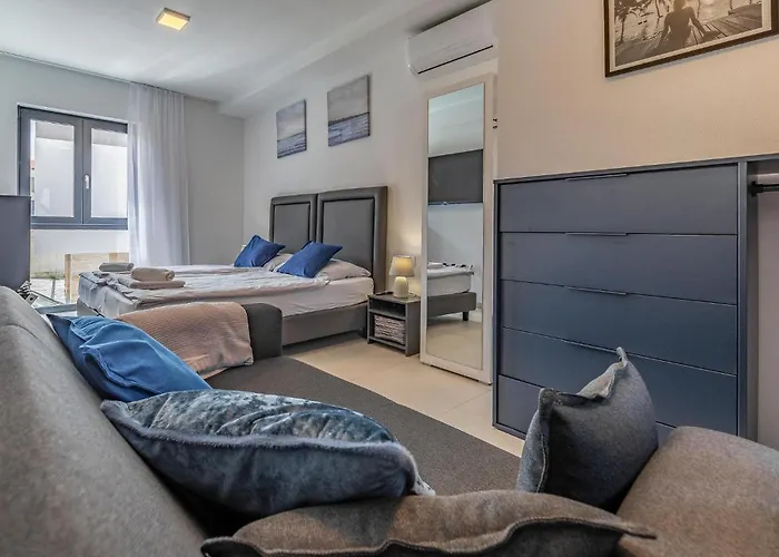 In With Kitchen * Pula