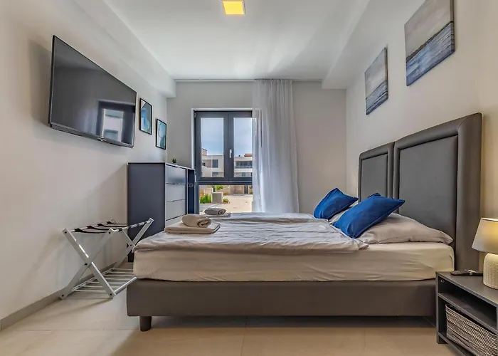 In With Kitchen * Pula