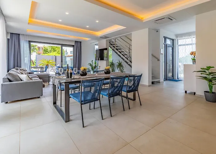 In With Kitchen Semesterbostad *