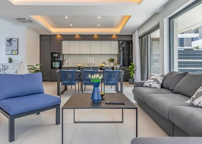 In With Kitchen * Pula