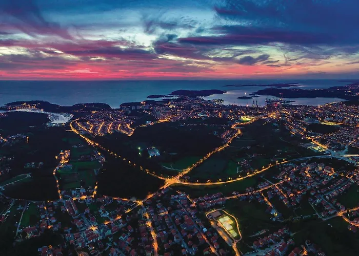 In With Kitchen Semesterbostad Pula